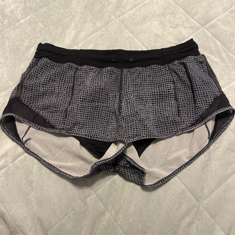 Lululemon Athletica Hotty Hot 2” inseam Shorts